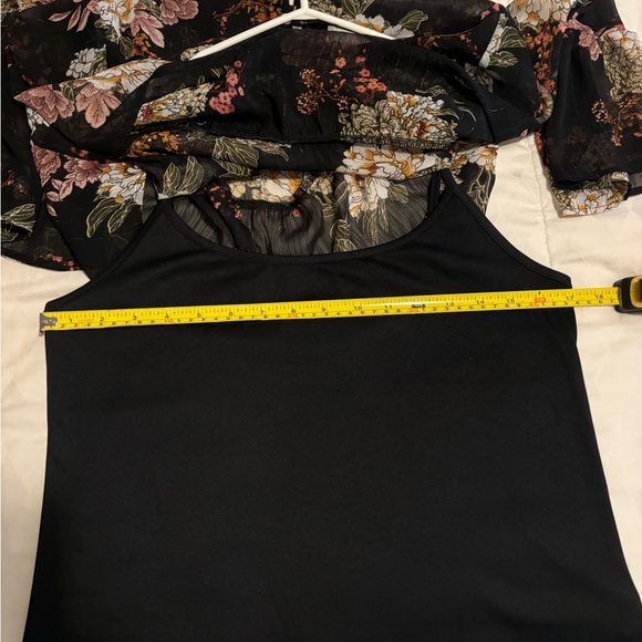 CHENAULT BLOUSE FLOWER PATTERN - Size Medium - Picture 11 of 16